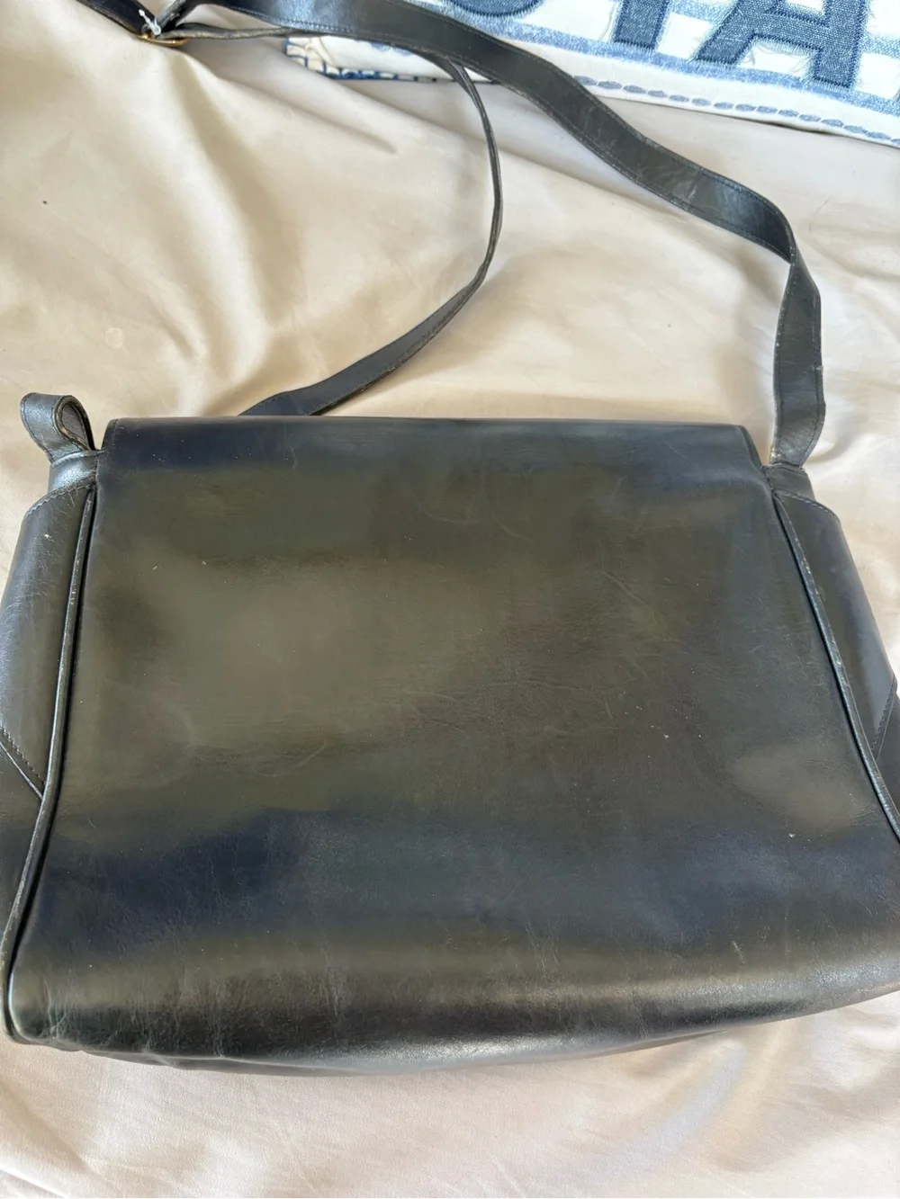 VTG Salvatore Ferragamo Black Leather Flap Bag + Wanda Tri-Fold WalletSET 2items - Picture 8 of 16